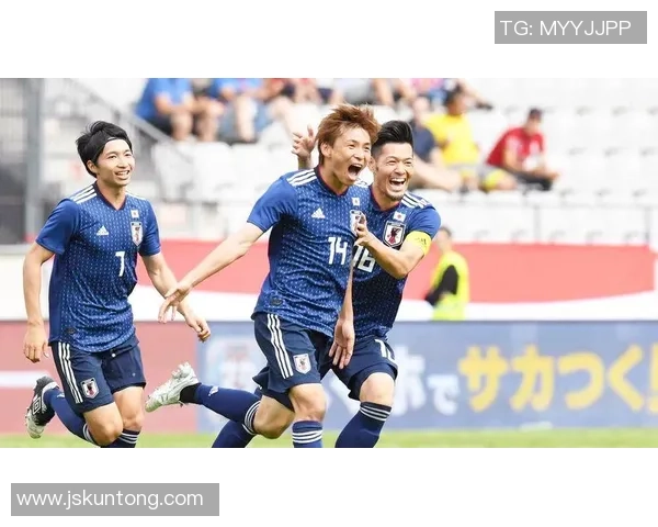 南京足球队团队协作深度剖析与其他球队的对比研究