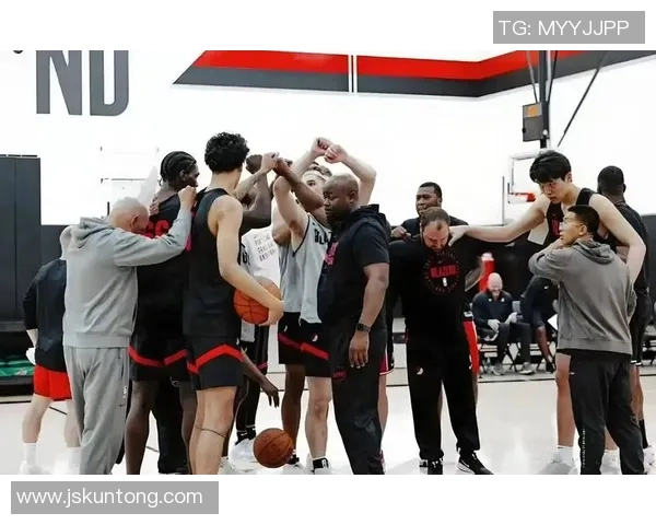 周强专访:从球场到人生的篮球旅程与成长回顾