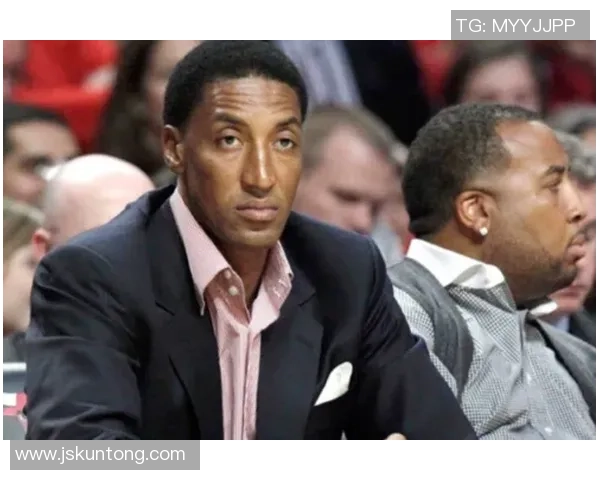 贝爷足球明星身份揭秘引发热议球迷纷纷猜测他与哪些球星有联系 贝爷足球明星身份揭秘引发热议球迷纷纷猜测他与哪些球星有联系