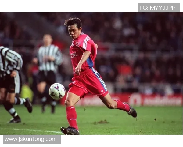 足球明星中的刺头与他们的叛逆精神如何影响赛场与球迷文化 足球明星中的刺头与他们的叛逆精神如何影响赛场与球迷文化