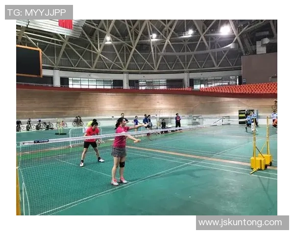 上海羽毛球队盯防策略分析与比赛表现的得失探讨 上海羽毛球队盯防策略分析与比赛表现的得失探讨