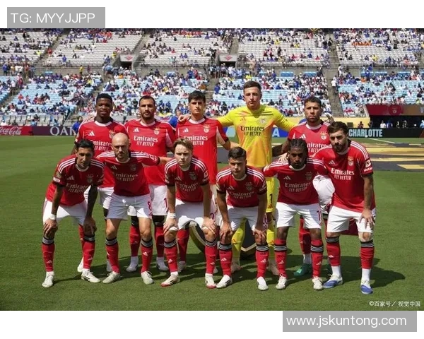 中外足球明星对抗赛激情碰撞展现足球魅力与友谊的盛宴