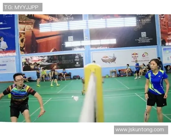 西安羽毛球队与重庆羽毛球队耐力对决赛后分析与反思